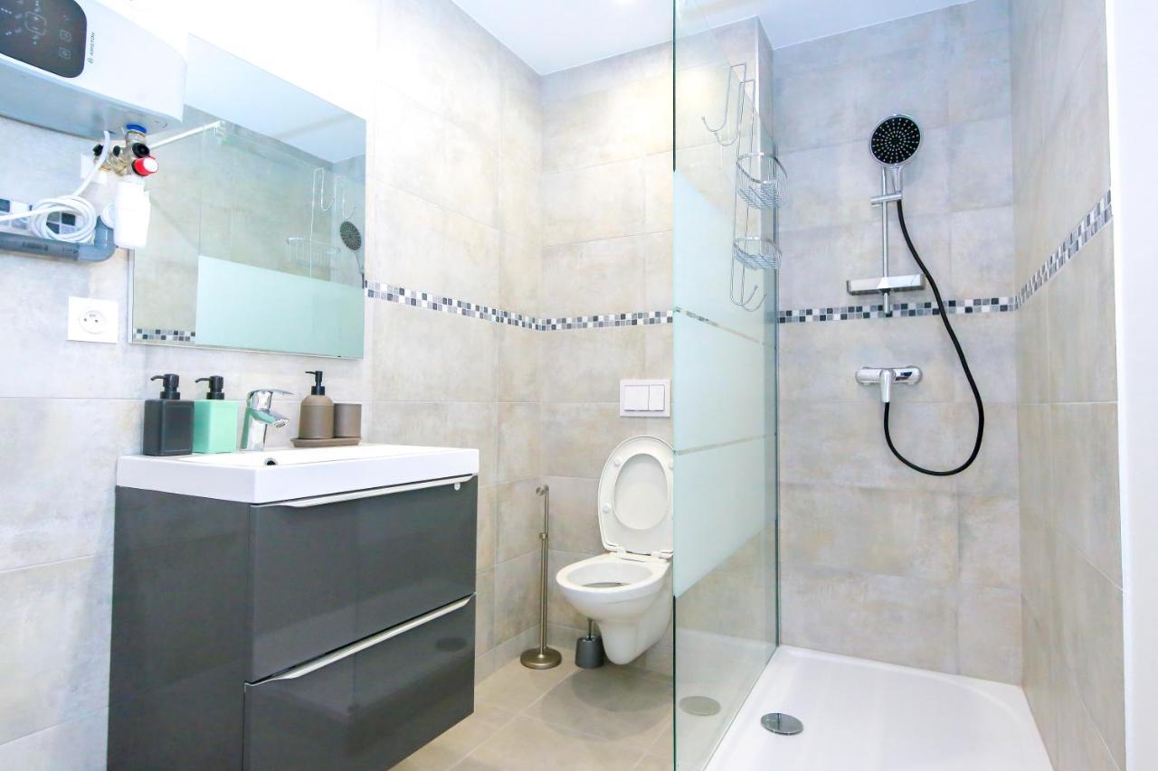 Le Rhinoceros, T1 Hypercentre Chic Et Cosy, Wifi Par Sovalfi Apartment Saint-Etienne  Luaran gambar